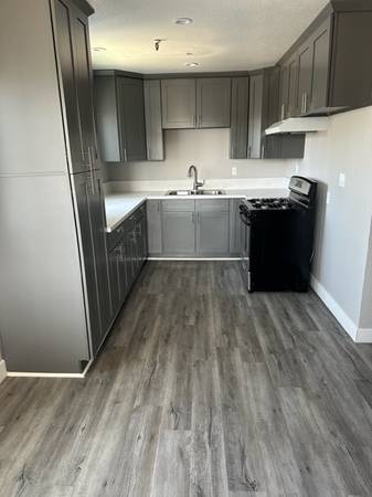 $2,295 / 2br - $2295-2 + 1 1/2 Hawthorne-14012 Doty Ave (Hawthorne)63701148528003121