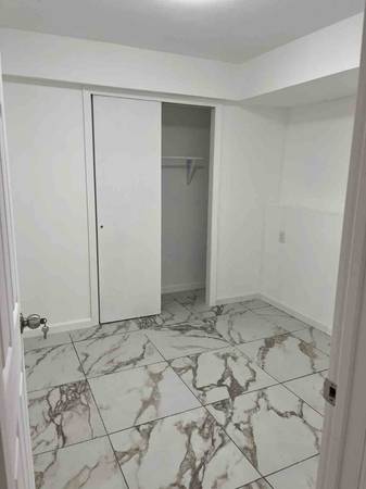$1,300 / 1br - @ walk-in renovated 1bed/1bath Apt w/i "All Utilities/ Wi-Fi" incld.@ (New Springville, NY)64033291873793123