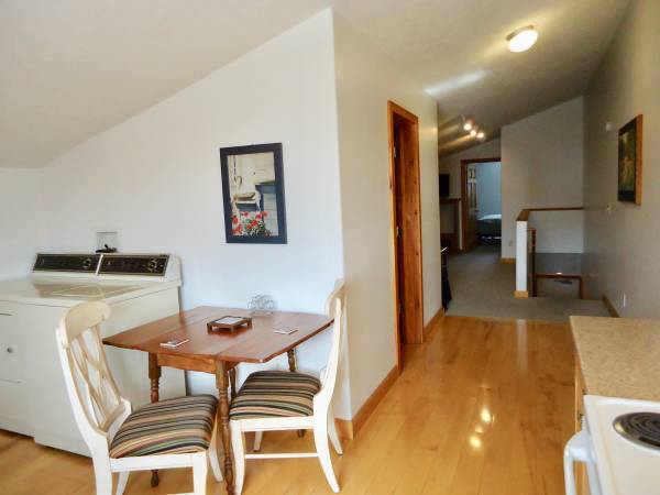 $1,500 / 1br - 1100ft2 - 1 bedroom furnished apartment, seasonal October 15th thur May 31st (Suttons bay)64037894993537121