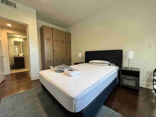$1,300 / 1500ft2 - Furnished Room in Complex with Gym, Arcade, Rooftop, Movie Theater (Hollywood)63701148907011124