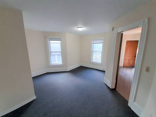 4 bed / 3.5 bath! Act fast... this one rents quickly! 1