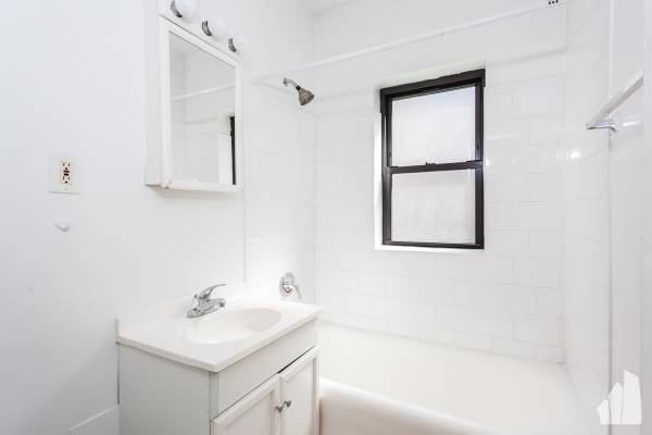 $1,395 Vintage Lincoln Park Studio! No Sec Dep, Pets OK! R/B/P EL, Target! (Lincoln Park)63918533632259124