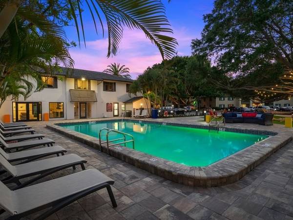 $1,399 / 1br - 675ft2 - Laundry Care Center, On-Site Maintenance, Dedicated Staff! (4055 MacEachen Blvd, Sarasota, FL)63791129317379122