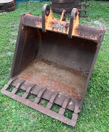 36” Excavator Bucket 1