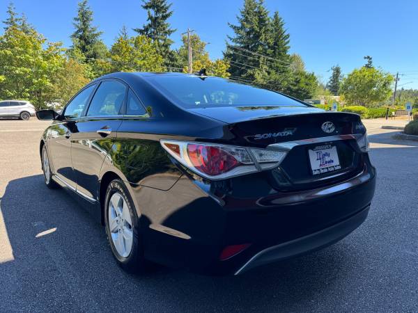 2012 Hyundai Sonata Híbrido en excelente estado >> Solo 123 mil km - $6.995 (Daily Deals Auto Sales Seattle)63469776639107123