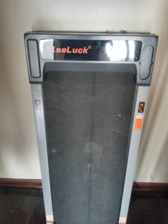 Elseluck Portable under desk Trendmill with wheels, remote control. 1