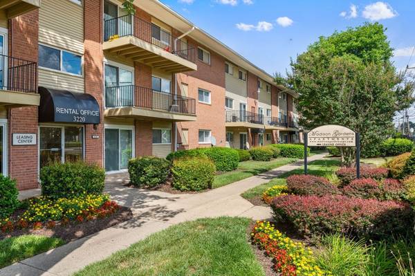 $1,900 / 2br - 796ft2 - 2 BD, Balconies, Renovated Apartments Available (3220 Swann Rd, Hillcrest Heights, MD)63882465541891121