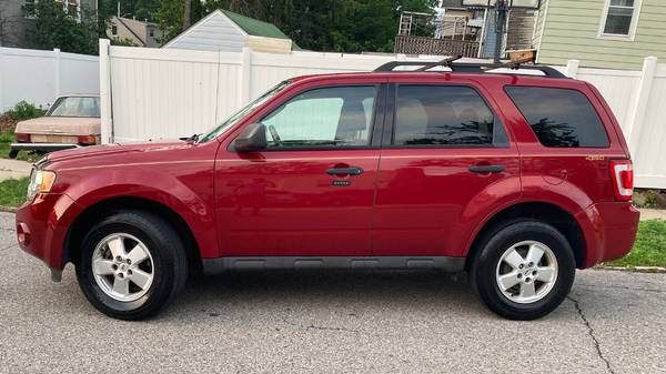 2010 Ford Escape 4x4 - $5.500 (Westchester, NY)63436938858883122