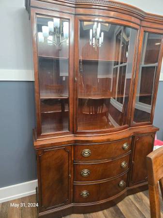 Antique Duncan Phyfe by Drexel Bow front china cabinet 1
