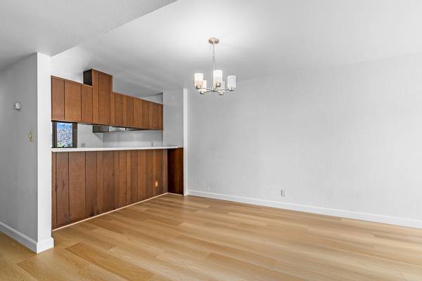 $3,850 / 3br - 1115 Camino del Valle - 3 Dormitorios|1.5 Baños| Casa Adosada (alameda)63686086028033124