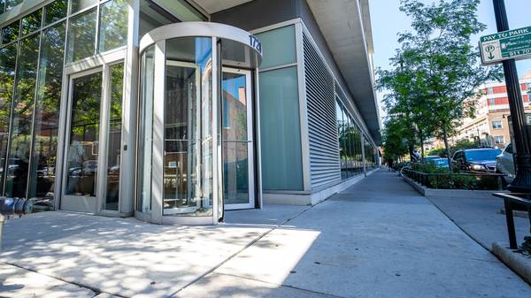 $2,285 / 2br - 820ft2 - S Loop 2 bed / 1 bath condo with w/d and parking included (South Loop)63959876905731120