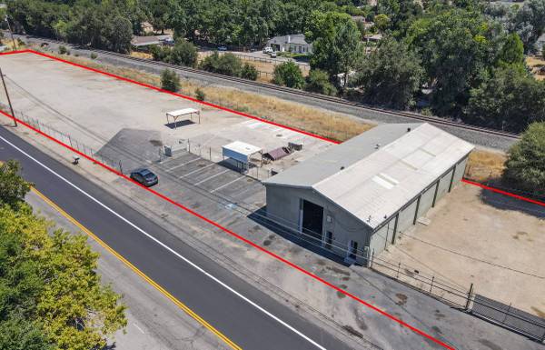 2,965 SF Industrial Building with 10,000 SF Fenced Yard 1