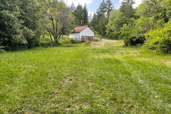 $615,000 / 3br - 1296ft2 - Affordable Acreage Creekside Home, Country Living Near Town (McMinnville)63831536156161122