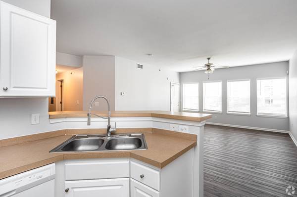 $950 / 2br - 1012ft2 - Enjoy a New Home with its own POOL!!!! (Junction City)63978412671106121