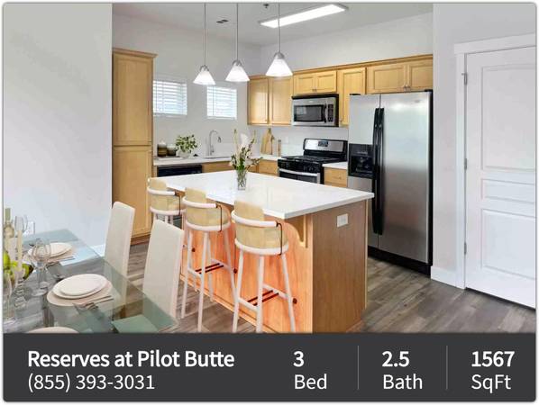 Bright Days, Cozy Nights: Your Perfect Home Base! 1