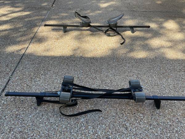 Roof rack for. Kayak or canoe 1