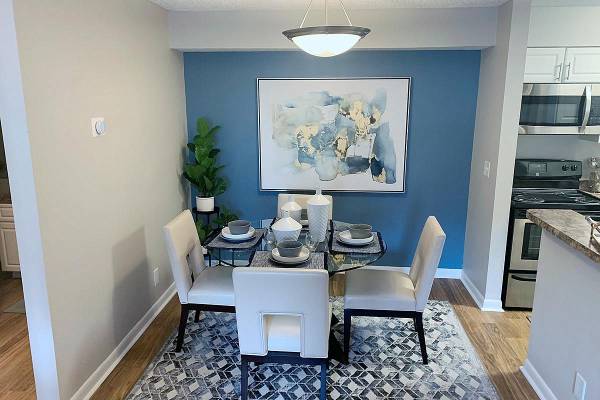 $1,950 / 2br - 2 dormitorios, agua incluida, disponible de inmediato, (West Palm Beach)64049280829698121