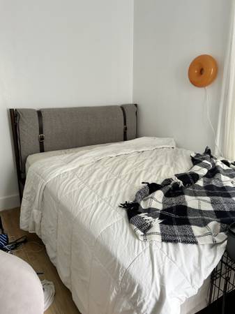 Bedframe 1