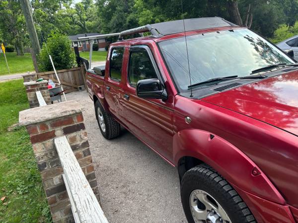 Nissan frontier 2001 crew cab SE - $5,500 (Nashville)63470754010881121