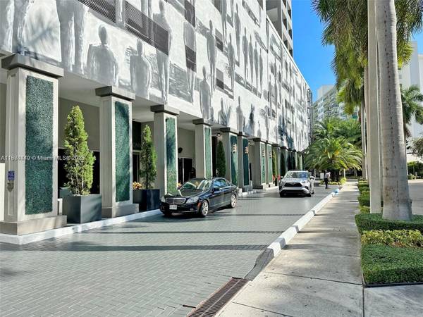 $3,600 / 2br - 950ft2 - Luxurious 2bd Condo in the Heart of Brickell, Miami (Brickell, Miami)64049277968515122