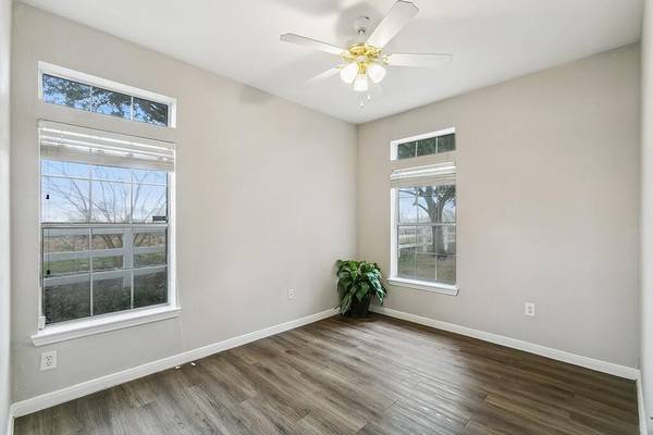 $1,288 / 2br - 916ft2 - Washer and Dryer Connections, 1.5 miles to Blackhawk Park (Houston/Hobby Area)63906680841986124