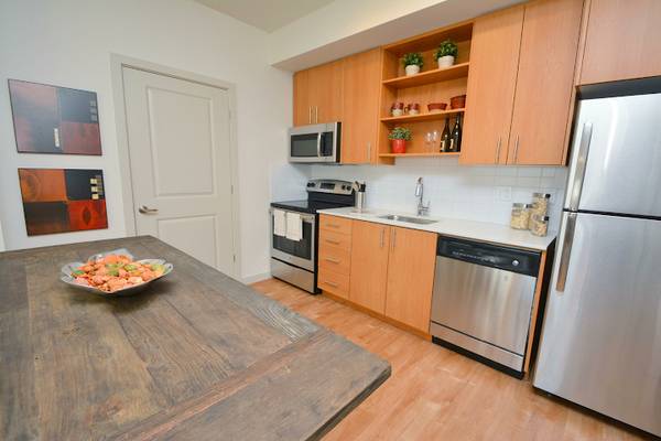 $1,350 / 1br - ¡Te va a encantar este tranquilo departamento de 1 habitación en Piccadilly Flats! (SE Portland, SE Belmont, Buckman)63831465014529121