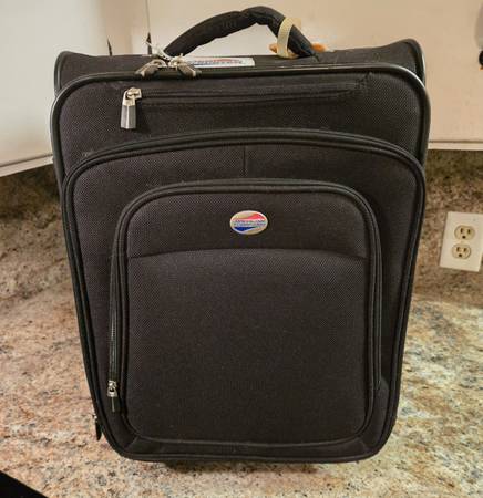 American Tourister Rolling Carry On Luggage 1