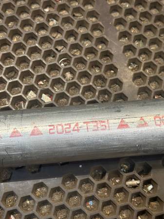 2.375" diameter round solid 2024 aluminum bar 1