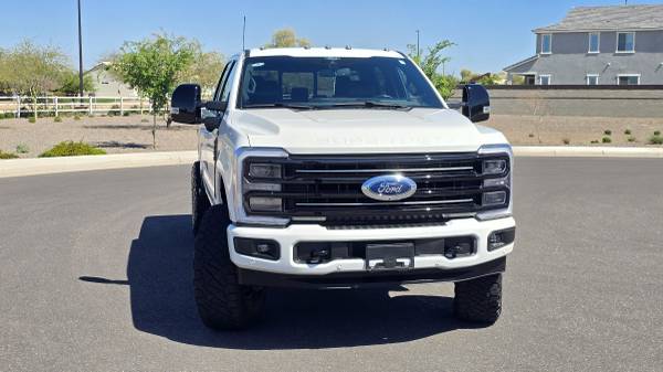 2025 Ford F250 Platinum on - Photo 13