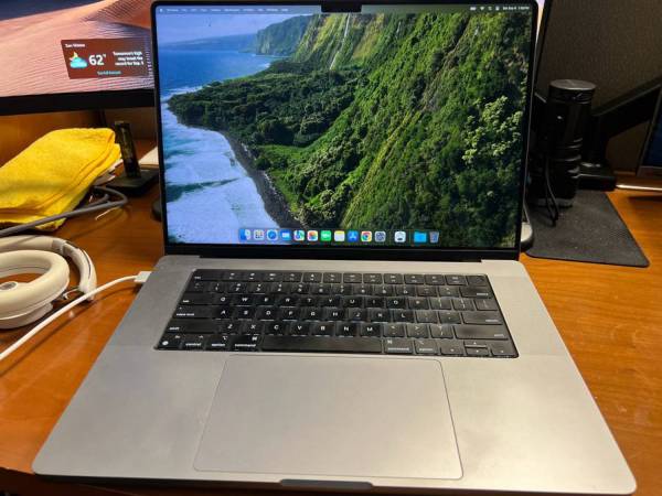 2021 macbook pro 16” m1 pro 32gb 1