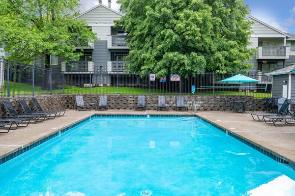 $1,825 / 2br - 940ft2 - Piso inferior 2x2, Ducha con acceso directo, Balcón XL con almacenamiento, Lavadora y secadora (Tigard)63820824605825121