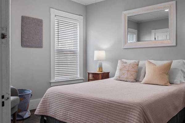 $1,500 / 1br - 600ft2 - 2nd Flr One Bed-Large Open Concept Living.63931658046082123