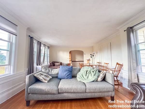 $5,400 / 4br - BOSTON COLLEGE - SEPTEMBER 1ST - CHESTNUT HILL - PARKING INCLUDED63845965675139122