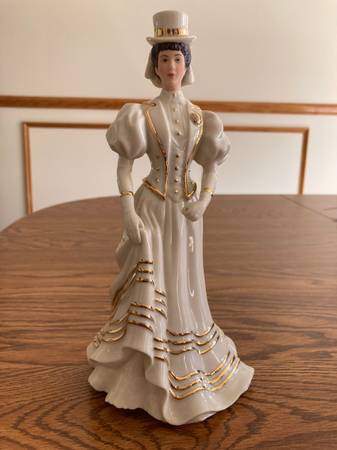 Lenox Riding at Richfield Figurine 1