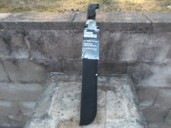 SERRATED MACHETE 18" 1