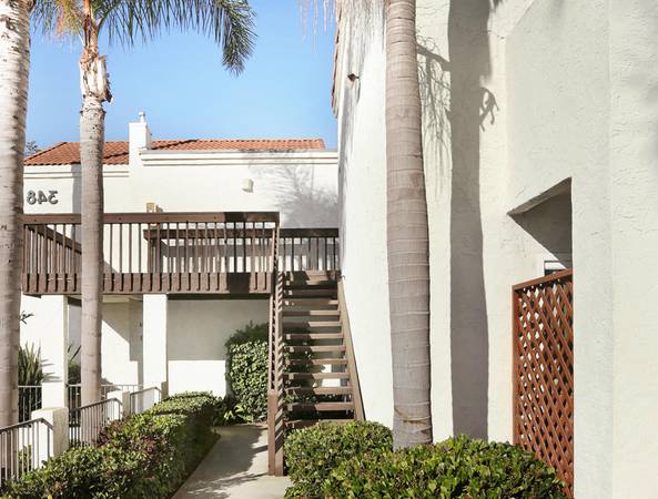 $2,950 / 1br - Nuevas actualizaciones en este de 1 habitación. Se aceptan mascotas: camine a espectáculos y atracciones (Carlsbad Village)63701605352193123