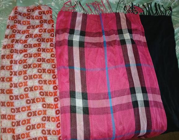 Women's Scarfs 1
