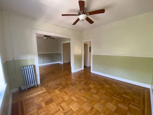 $2,350 / 1br - Spacious pre war style apartment. (Dimas park @ Cortelyou B / Q subway)63945497640450120