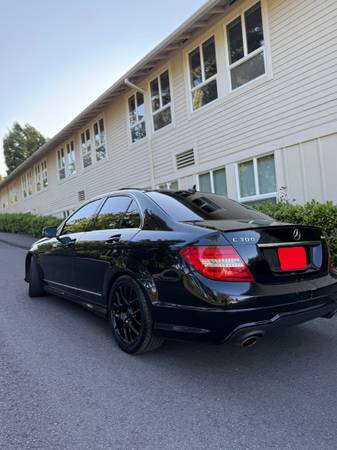 2012 Mercedes-Benz C300 4Matic AMG - $6,990 (Portland)63618458918273124