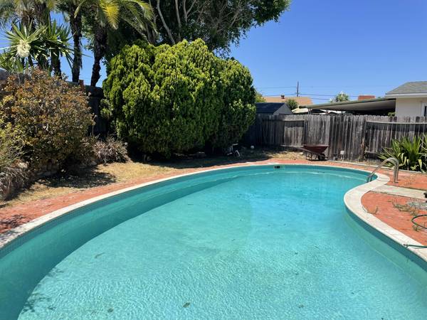 $3,950 / 3br - 1014ft2 - Casa de una sola planta con piscina (Clairemont)63701704846723121