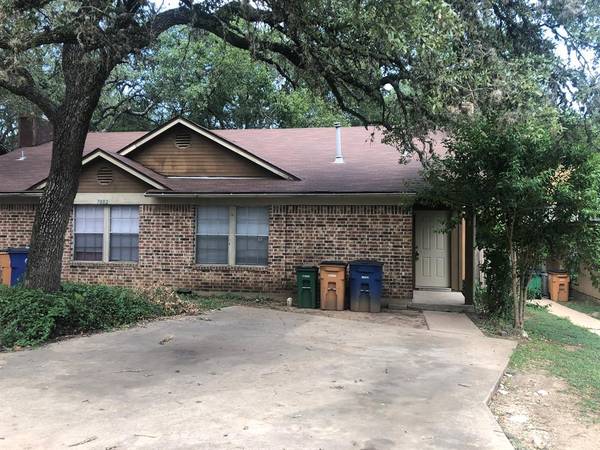 $1,495 / 2br - 900ft2 - 2/2 Duplex for $1495 near Manchaca/William Cannon! Wood Plank Floors! (Manchaca/William Cannon)63922557501187120