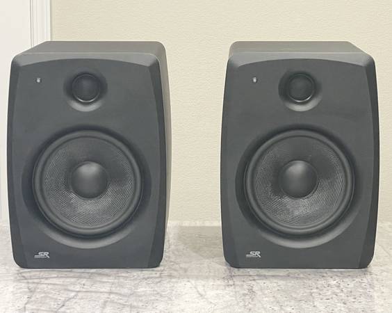 Stage Right SV28 Powered Speakers Monitors 1