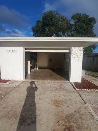 $2,100 / 3br - 1400ft2 - House for Rent (Port Richey)63976137066498122