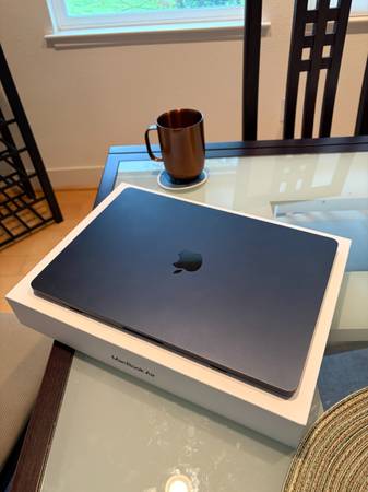 Apple MacBook Air 15” (M2, 2023) - 16GB RAM / 512GB SSD – Excellent! 1