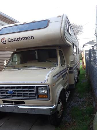 1985 Ford coachman 1