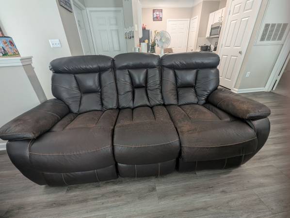 Used Brown Leather Reclining Sofa 1