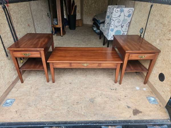 Hinkel Harris Table Set 1