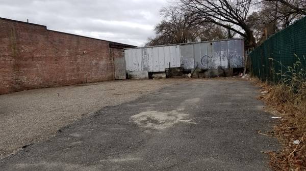 Vacant Lot 4,000 sf for rent

$3,500

                        Kew Gardens