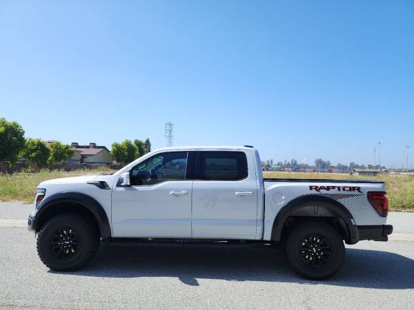 2025 Ford F150 Raptor pickup - Photo 4