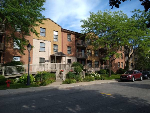 3 1/2 apartment in Dorval co-op 1
